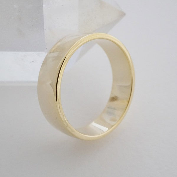 Sleek and Simple Band Ring