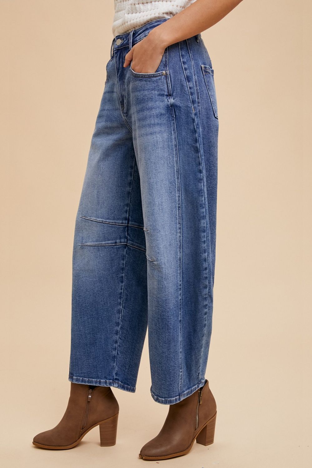 Annie Mid Rise Barrel Leg Jeans with Pockets