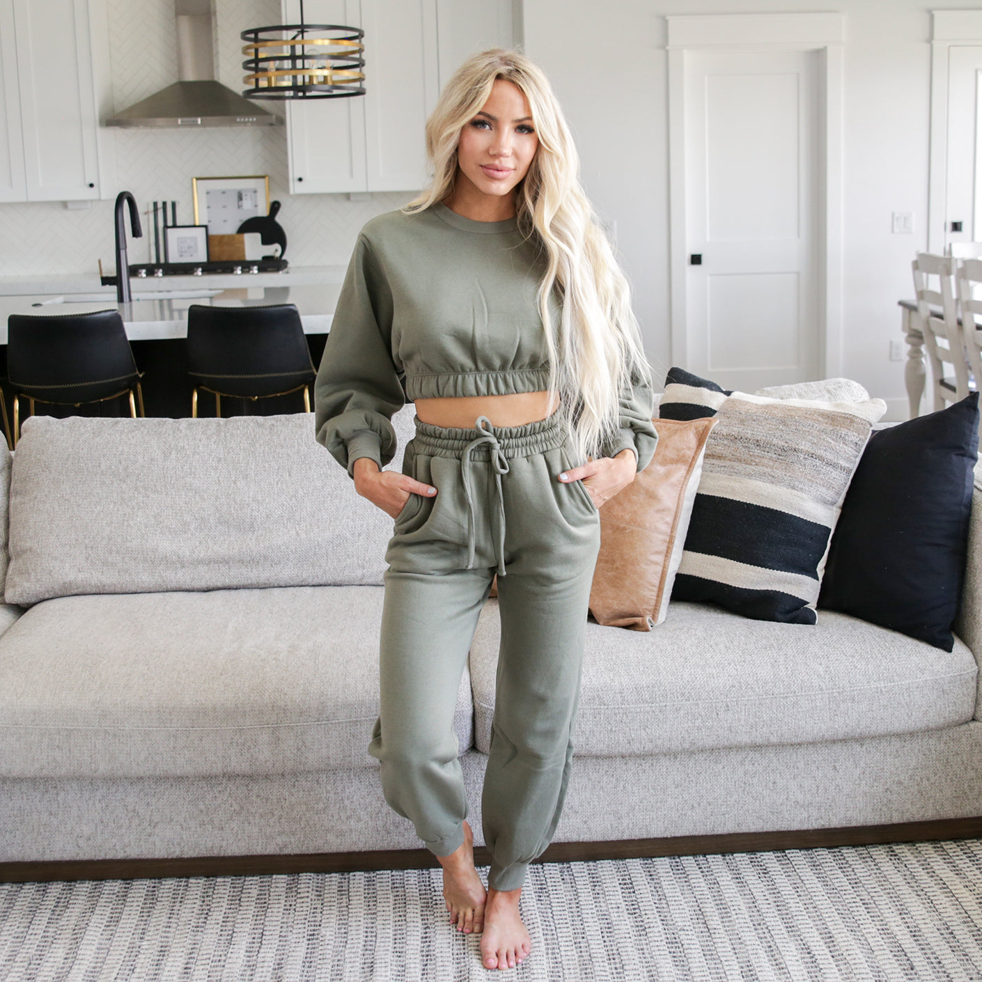 Cropped sweatsuit set sale